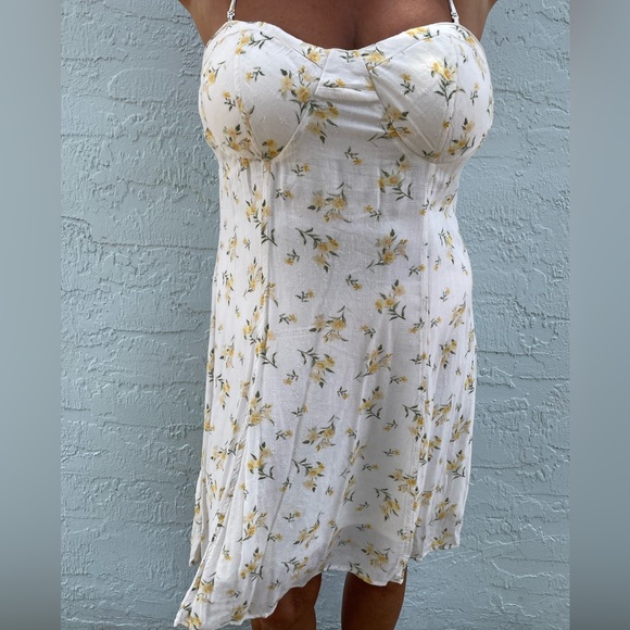 Soft Floral off white spaghetti strap sun dress with adjustable straps Size XL - Picture 2 of 16